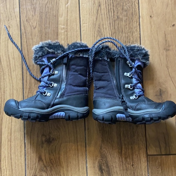 Keen size 11 youth winter boot - Picture 2 of 6